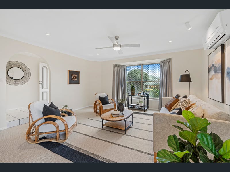 2 Trevally Crescent, Manly West