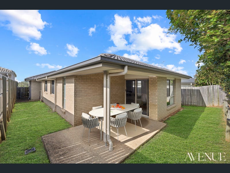 15 Hobson Place, Boronia Heights
