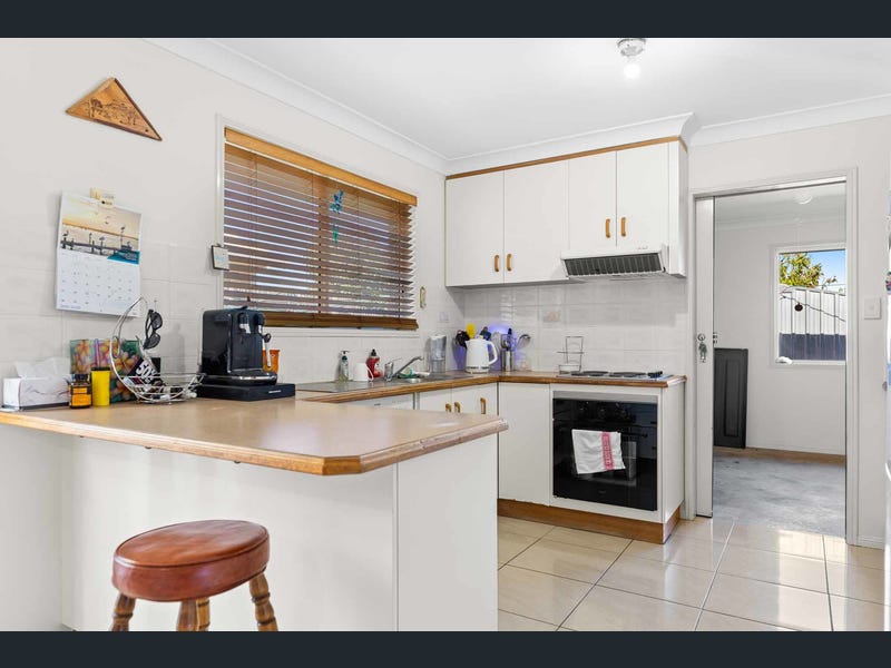 8 Rushlands Street, Glenvale