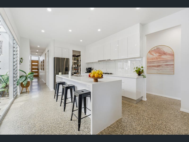 16 Tiller Circuit, Trinity Beach