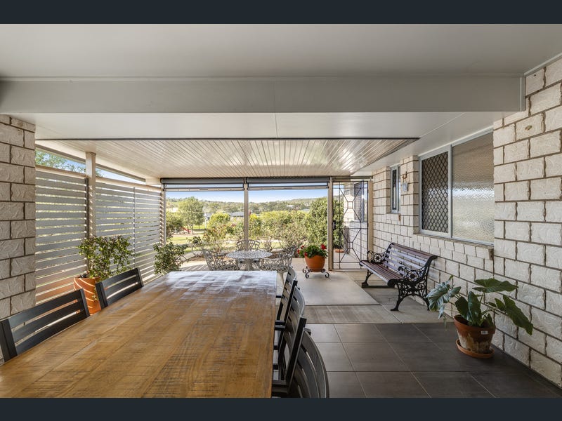 6 Vanessa Crescent, Cotswold Hills