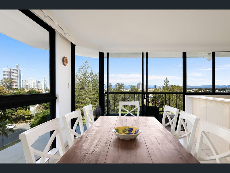 28/5 Admiralty Drive, Paradise Waters