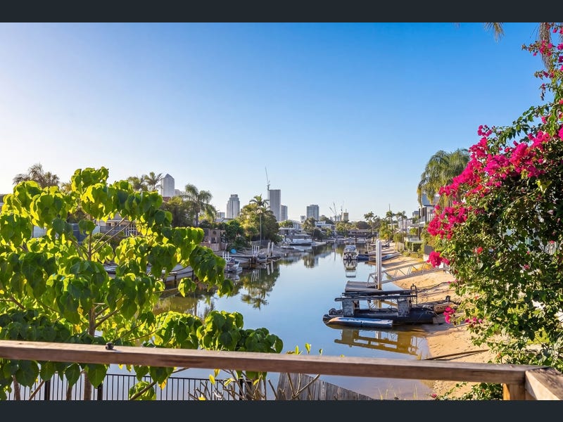 8 Pacific Boulevard, Broadbeach Waters