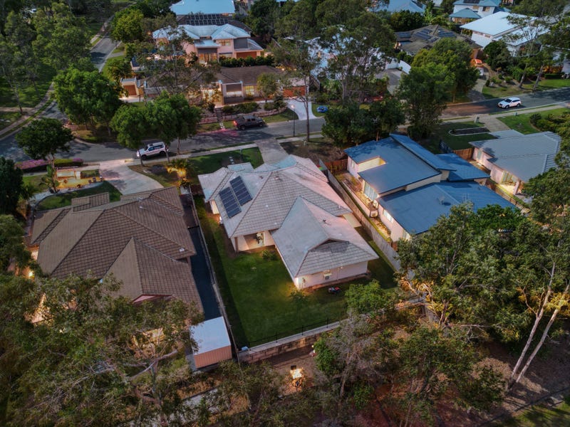 3 Waterhousia Crescent, Brookwater