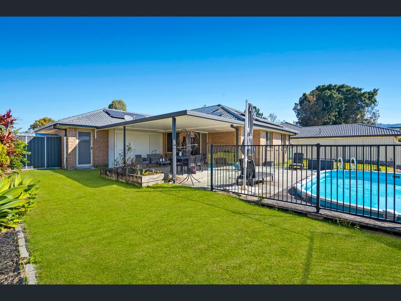 33 Blueash Crescent, Oxenford
