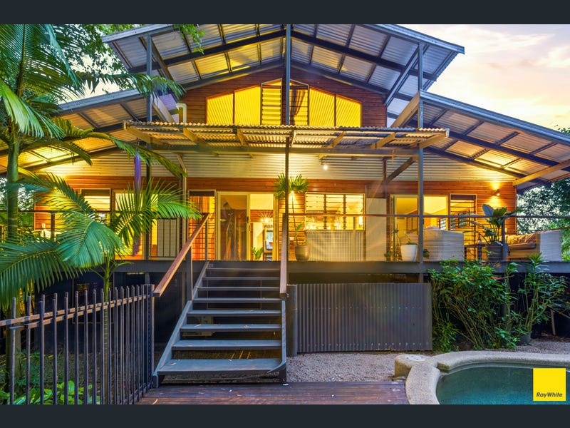 35 Batt Street, Clifton Beach