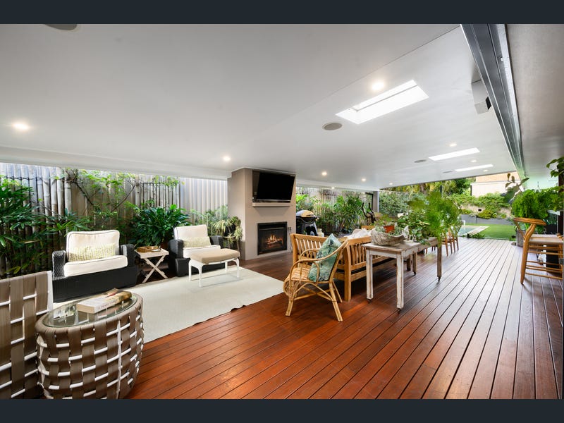 1 Flinders Court, Paradise Point