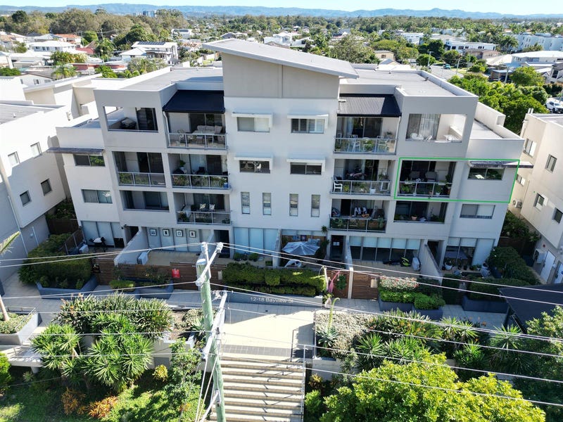 22/12-18 Bayview Street, Runaway Bay