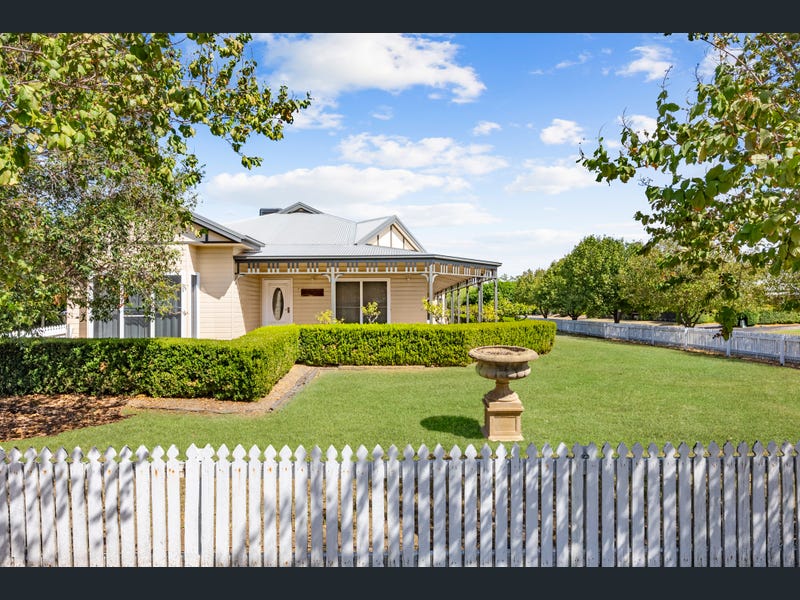 2 Woorak Court, Goondiwindi