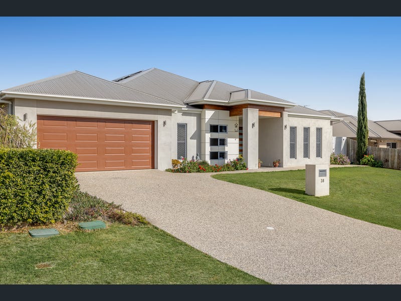 38 Gwenda Drive, Westbrook