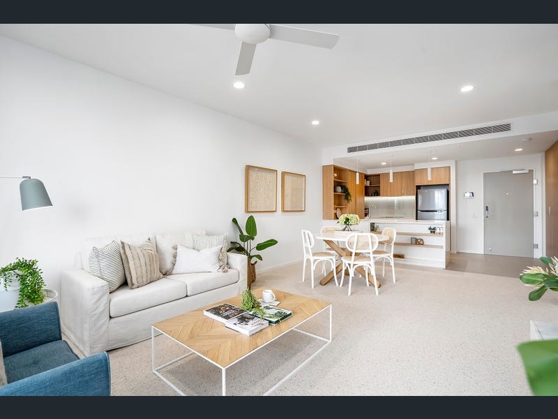 528/61 Hillcrest Parade, Miami