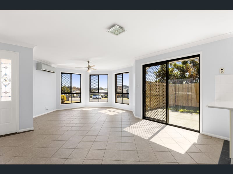 2/2 Cuttaburra Crescent, Glenvale