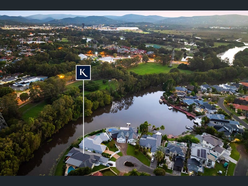 10 Cutwater Close, Clear Island Waters