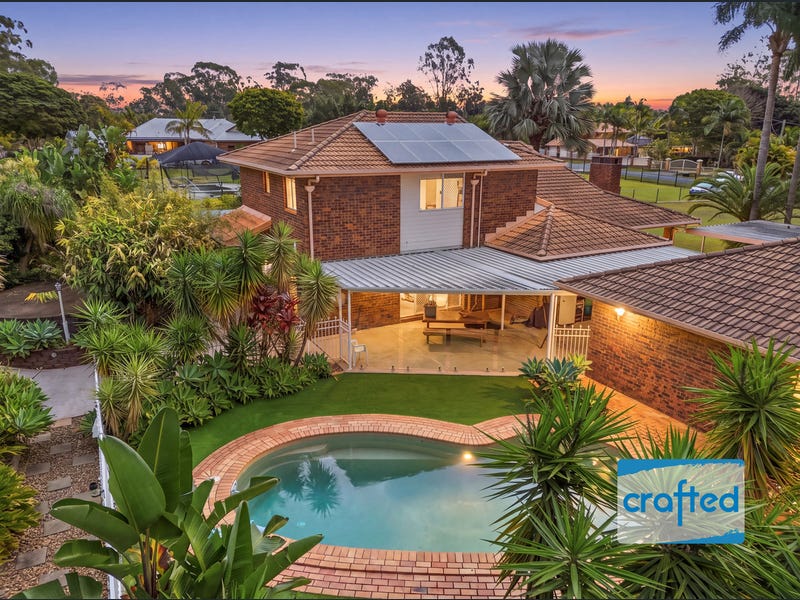 18 Dalkeith Court, Park Ridge South