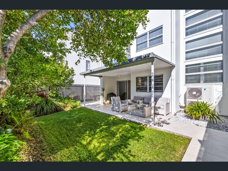 85/7 Grand Parade, Kawana Island