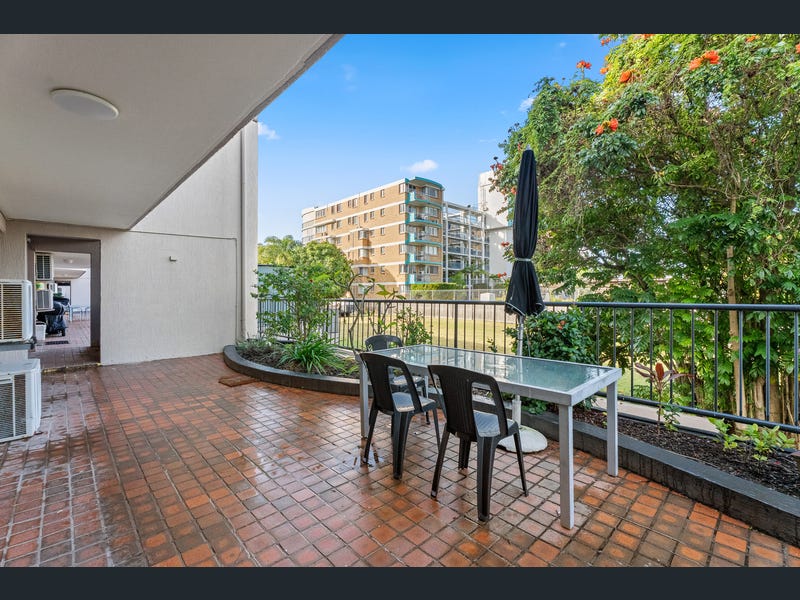 2/383 Esplanade, Torquay