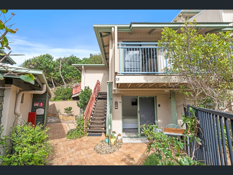 13/4-10 Kennedy Drive, Point Lookout