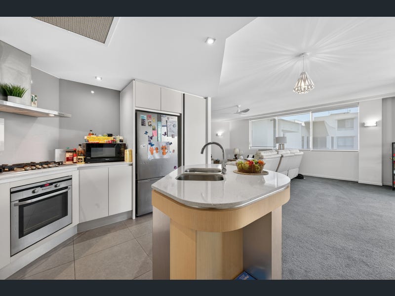 37I/28 Bayview Street, Runaway Bay