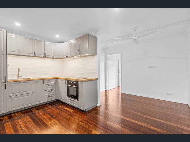 2/17 Park Road, Yeronga