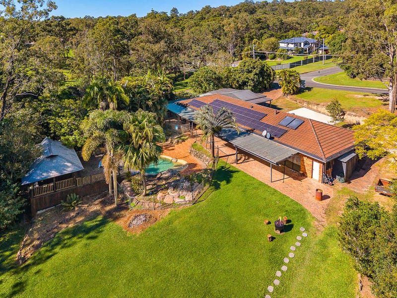 41 Winderadeen Drive, Highland Park