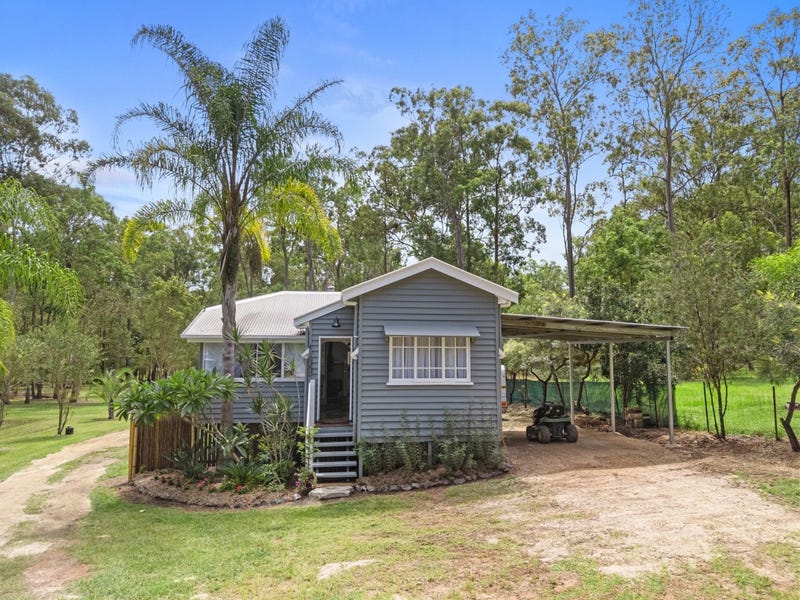 261 Arborsixteen Road, Glenwood