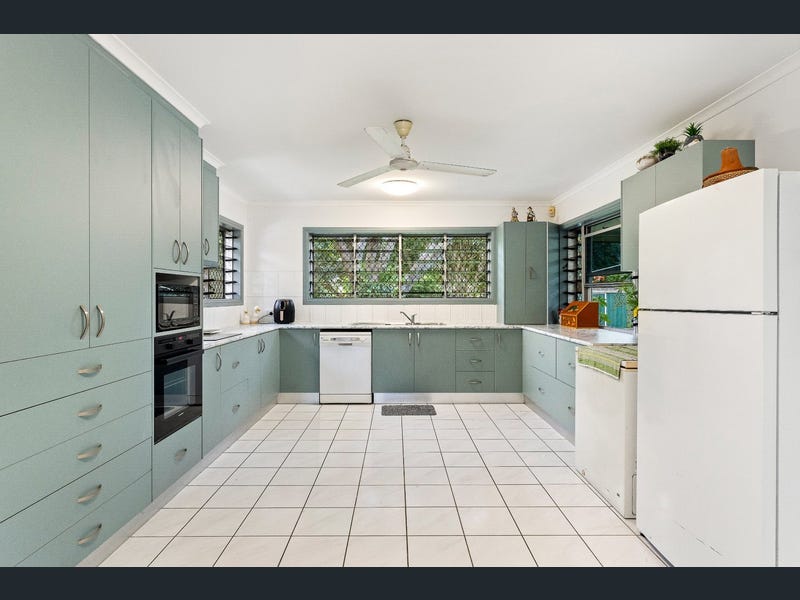 17 Yurongi Street, Caravonica