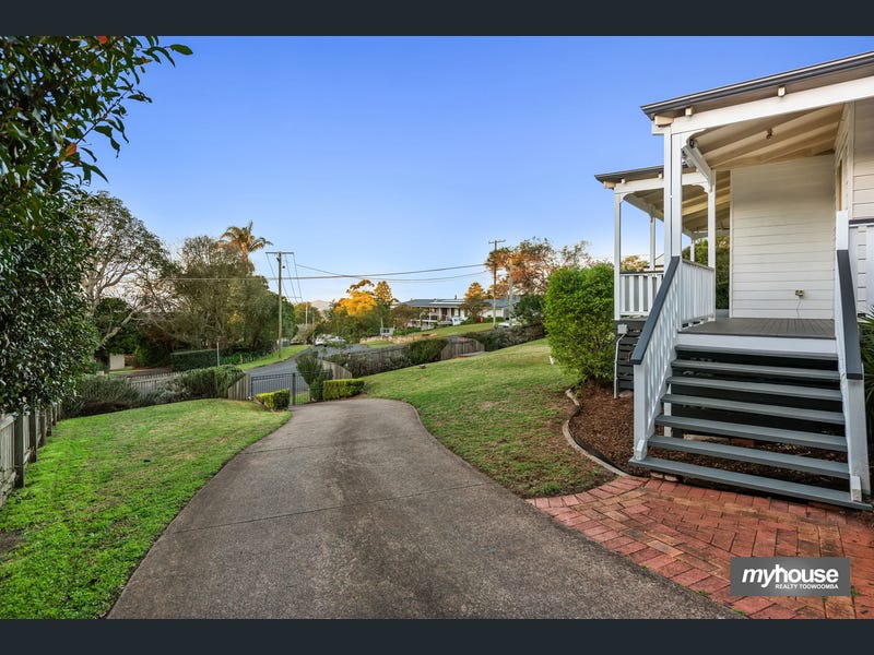 7 Skyline Drive, Blue Mountain Heights