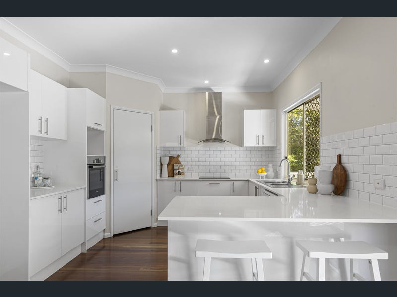 9 Valencia Court, Eatons Hill