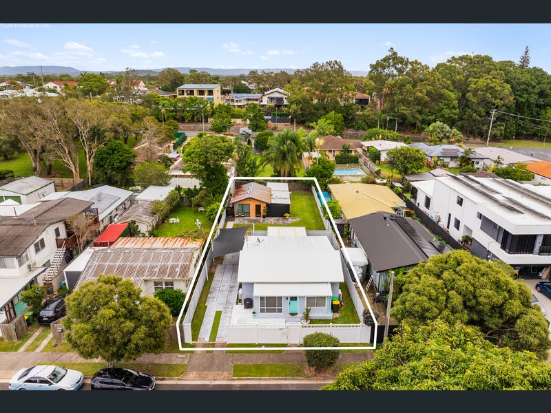18 Middle Street, Labrador