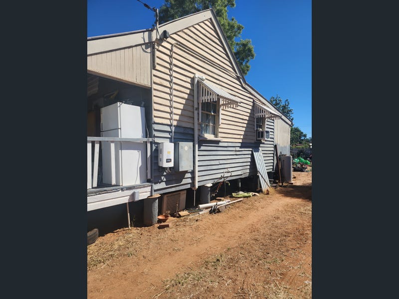 11 Ridgeway St, Charleville