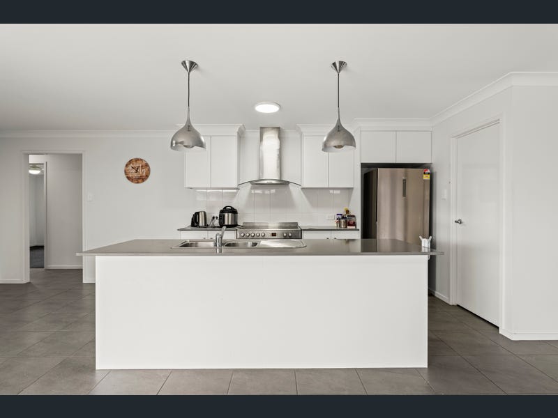 3 Basset Crescent, Torrington