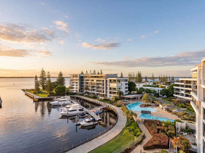 4601/323 Bayview Street, Hollywell