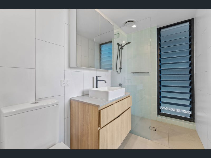 208/13-15 Haig Street, Coolangatta