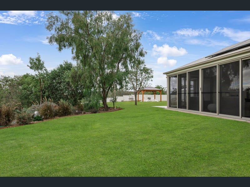 45-47 Farmer Drive, Meringandan West