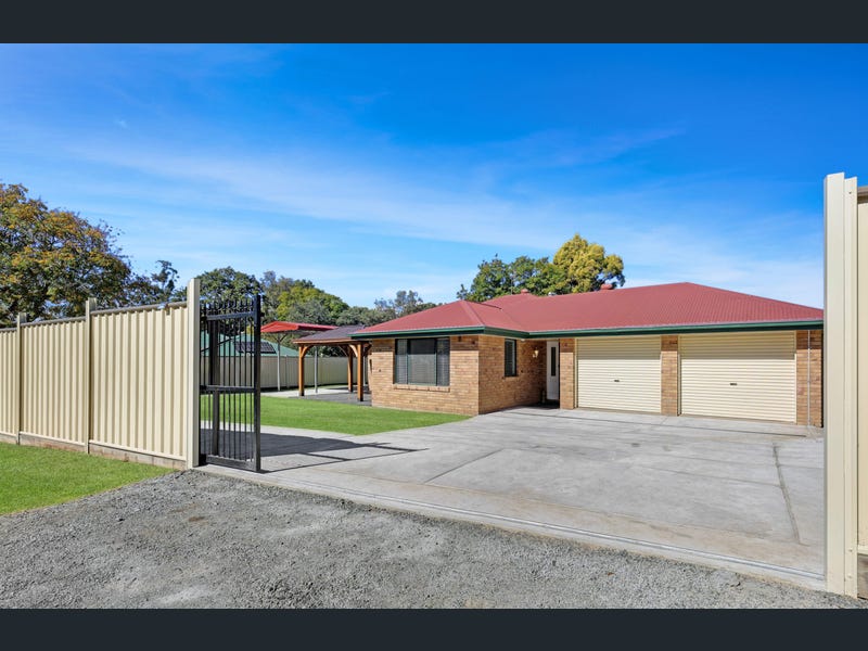1 Shorelands Drive, Withcott