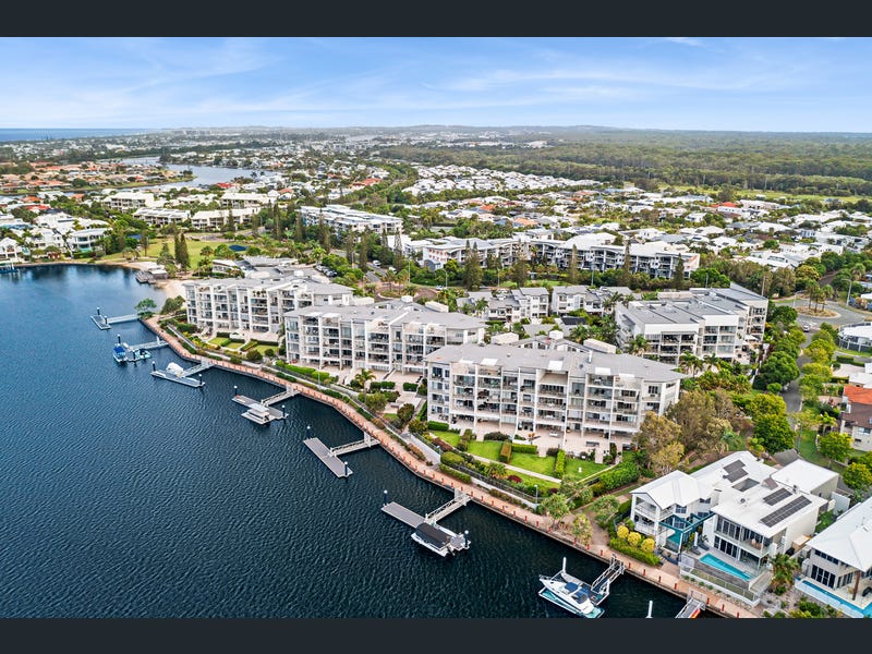 49/7 Grand Parade, Parrearra