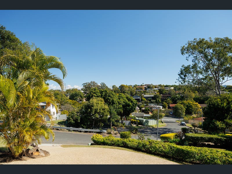 63 MUKINE Street, Jindalee