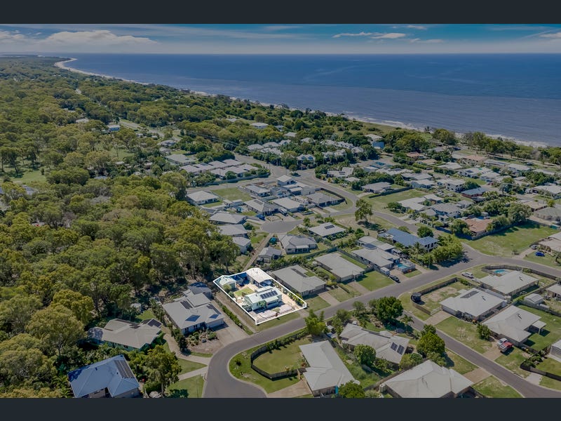 10 Cycad Court, Moore Park Beach