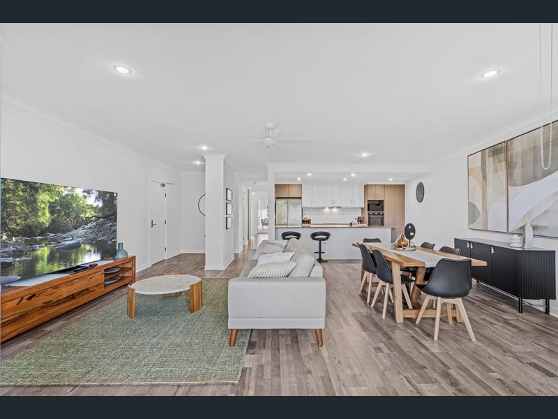 10/10 Valbonne Avenue, Varsity Lakes