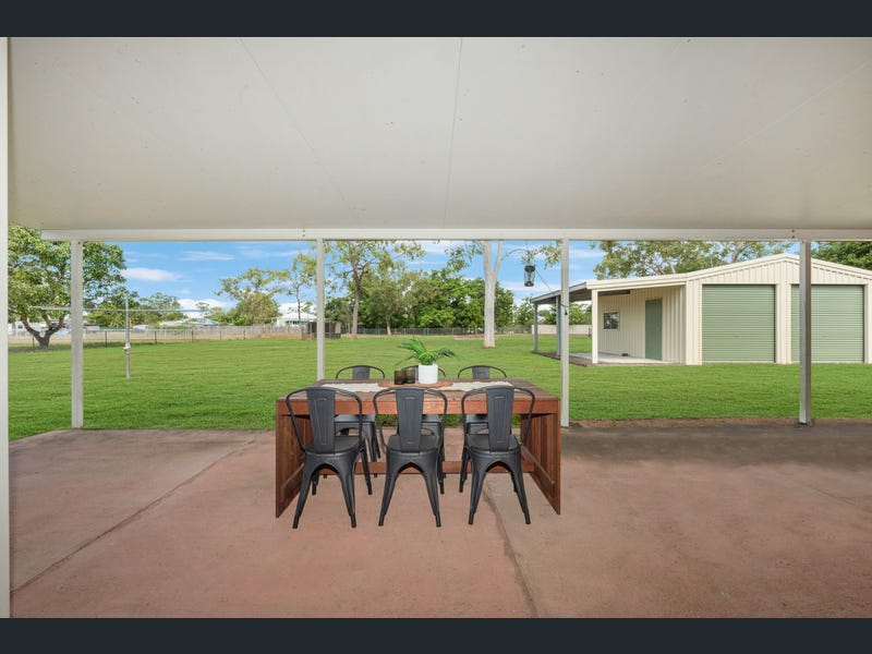 11 Heferen Crescent, Black River