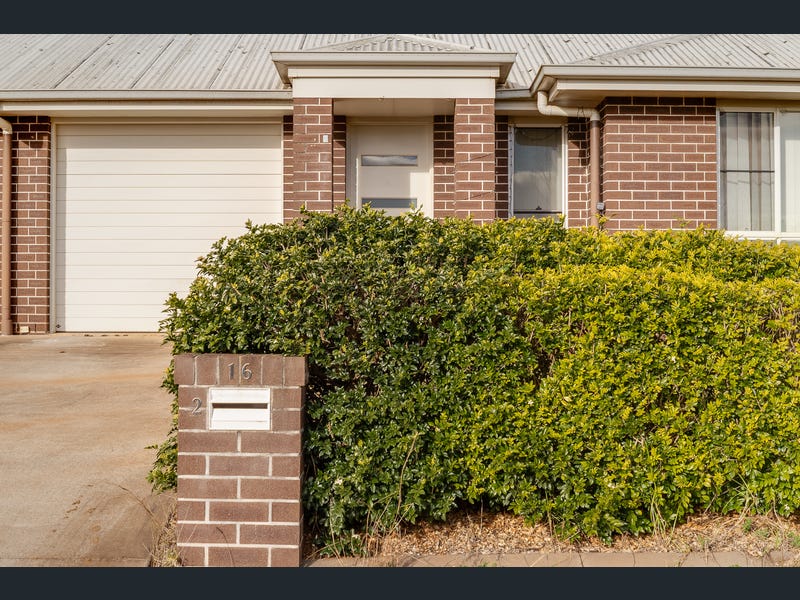 2/16 Chainey Court, Glenvale