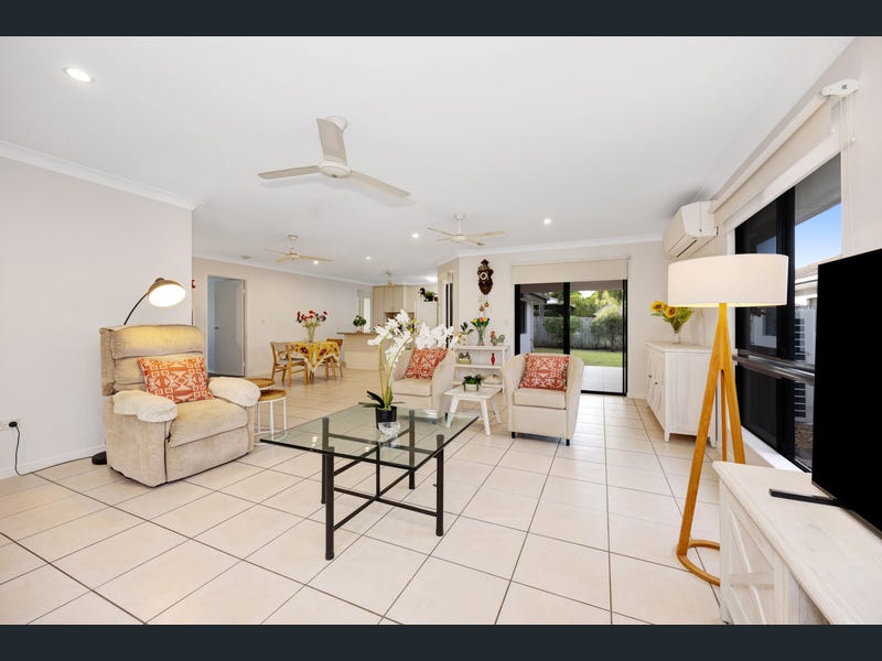 12 Waterdragon Link, Douglas