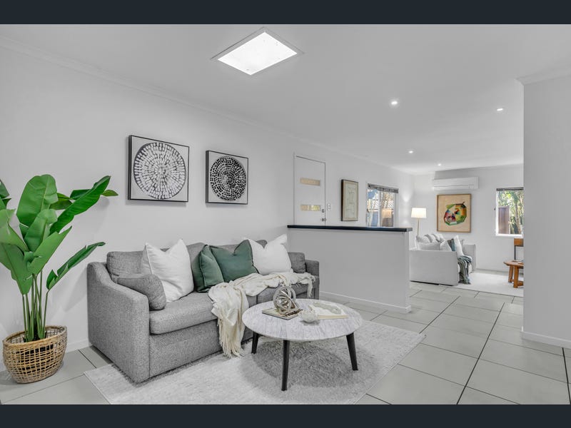 23 Athos Street, Riverhills