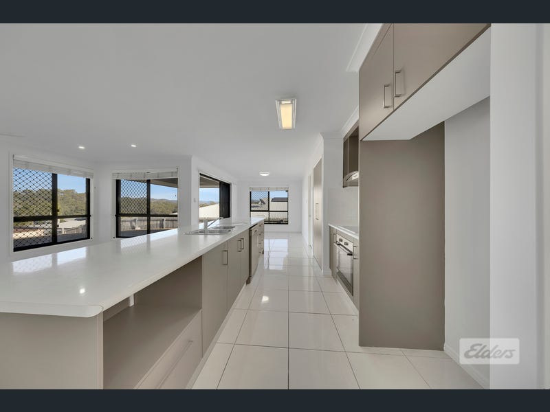 4 Wuruma Court, Clinton