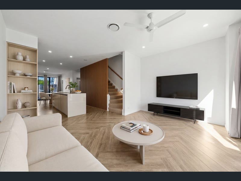 5604 Harbourview Drive, Hope Island