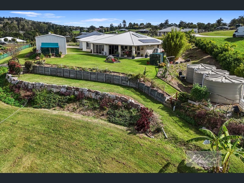 53 Overlander Avenue, Chatsworth
