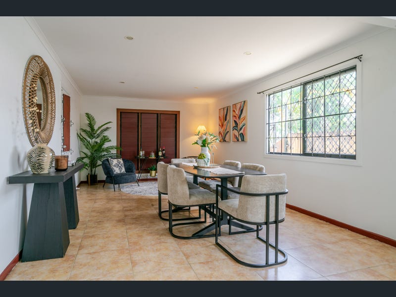 28 Earl, Westcourt