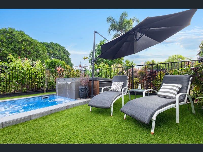 9 Card Avenue, Manunda
