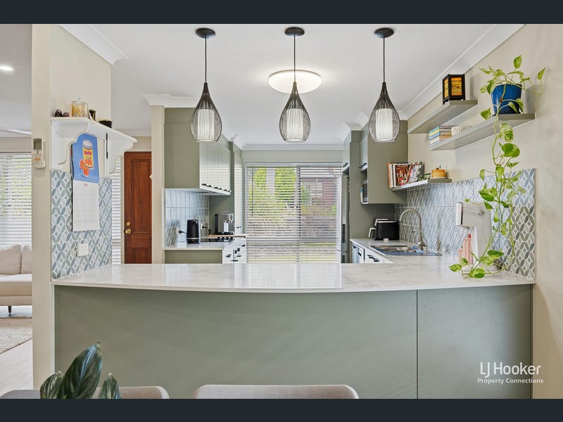 12 Augustins Crescent, Petrie