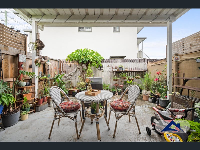 1/690-692 Bruce Highway, Woree